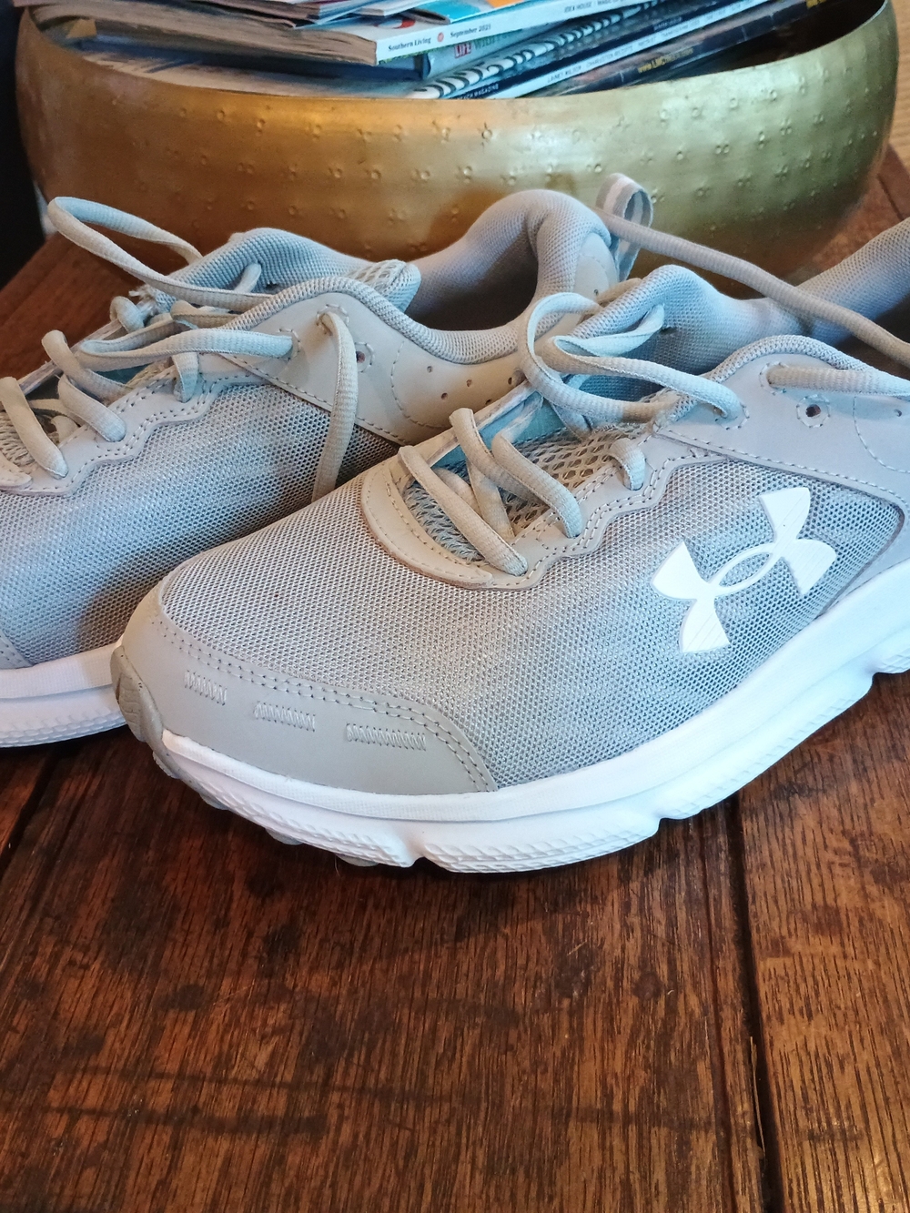 Under Armour Men's Lightweight Gray Lace-Up Sneakers